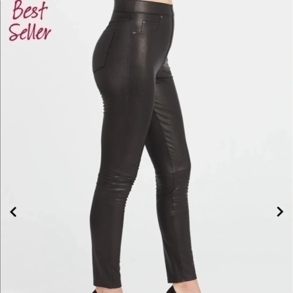 Spanx Leather Like Ankle Pant Black EUC